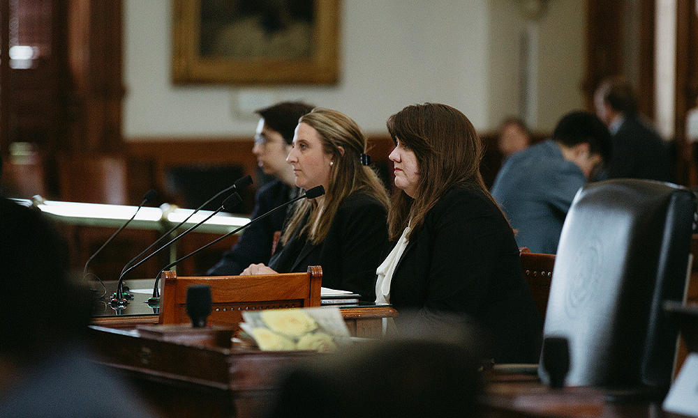 THA Associate General Counsel Heather De La Garza-Barone, J.D. (right), testifies before the Senate Committee on Health and Human Services. Photo Credit: Natalie Guillot